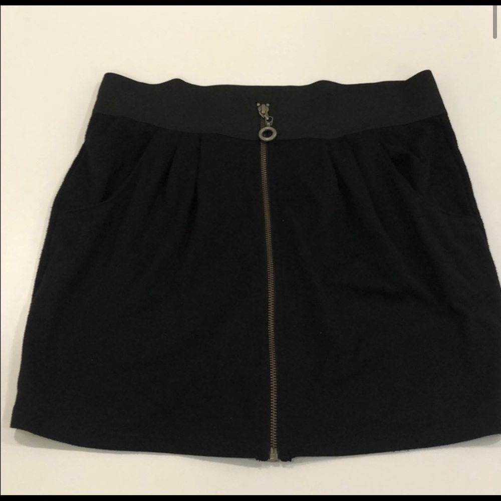🔴 SOLD 🔴 Free People Mini Black Zippered front Skirt Small